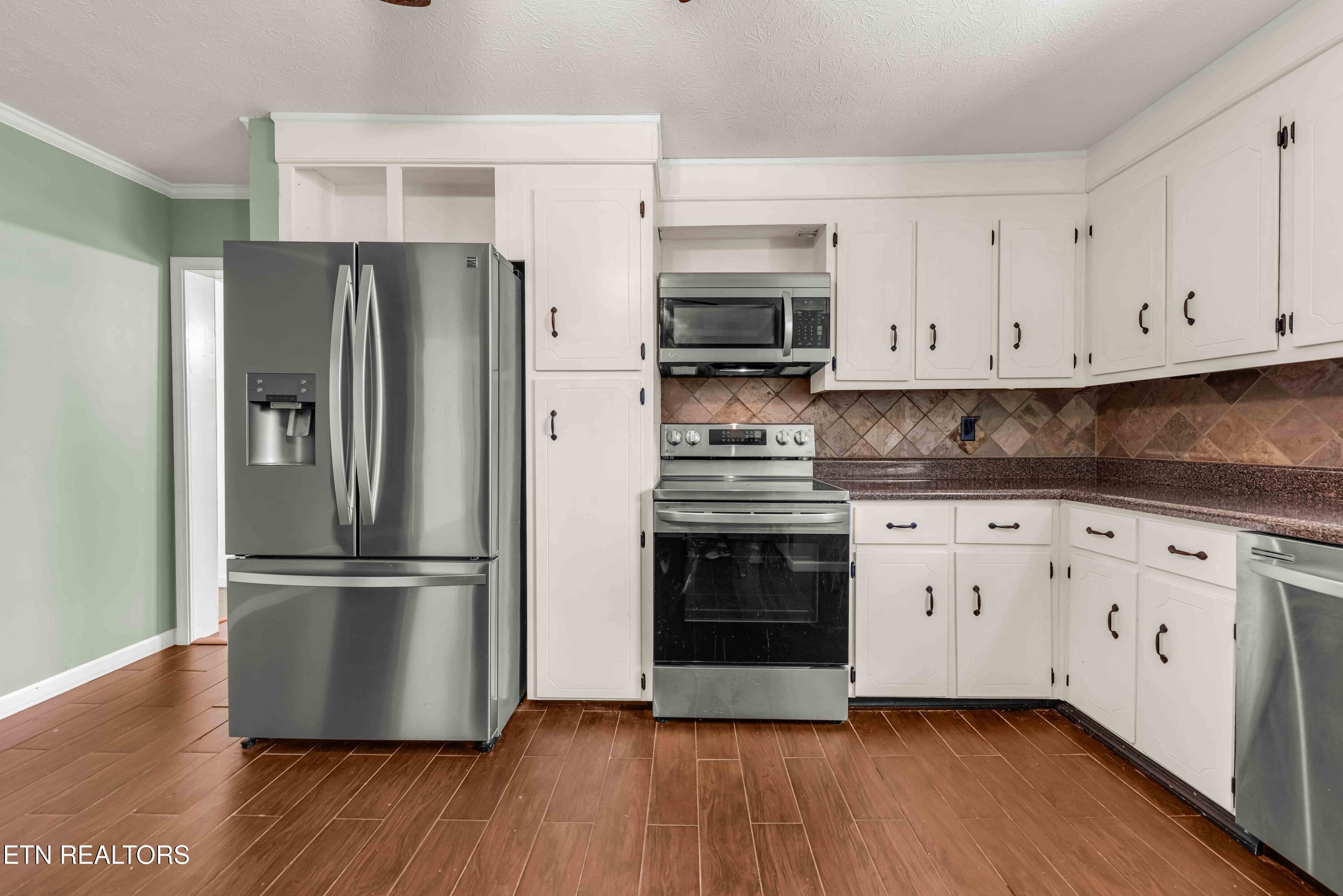 6102 Stormer Road Knoxville, TN 37918 - Photo 11 of 23 kitchen