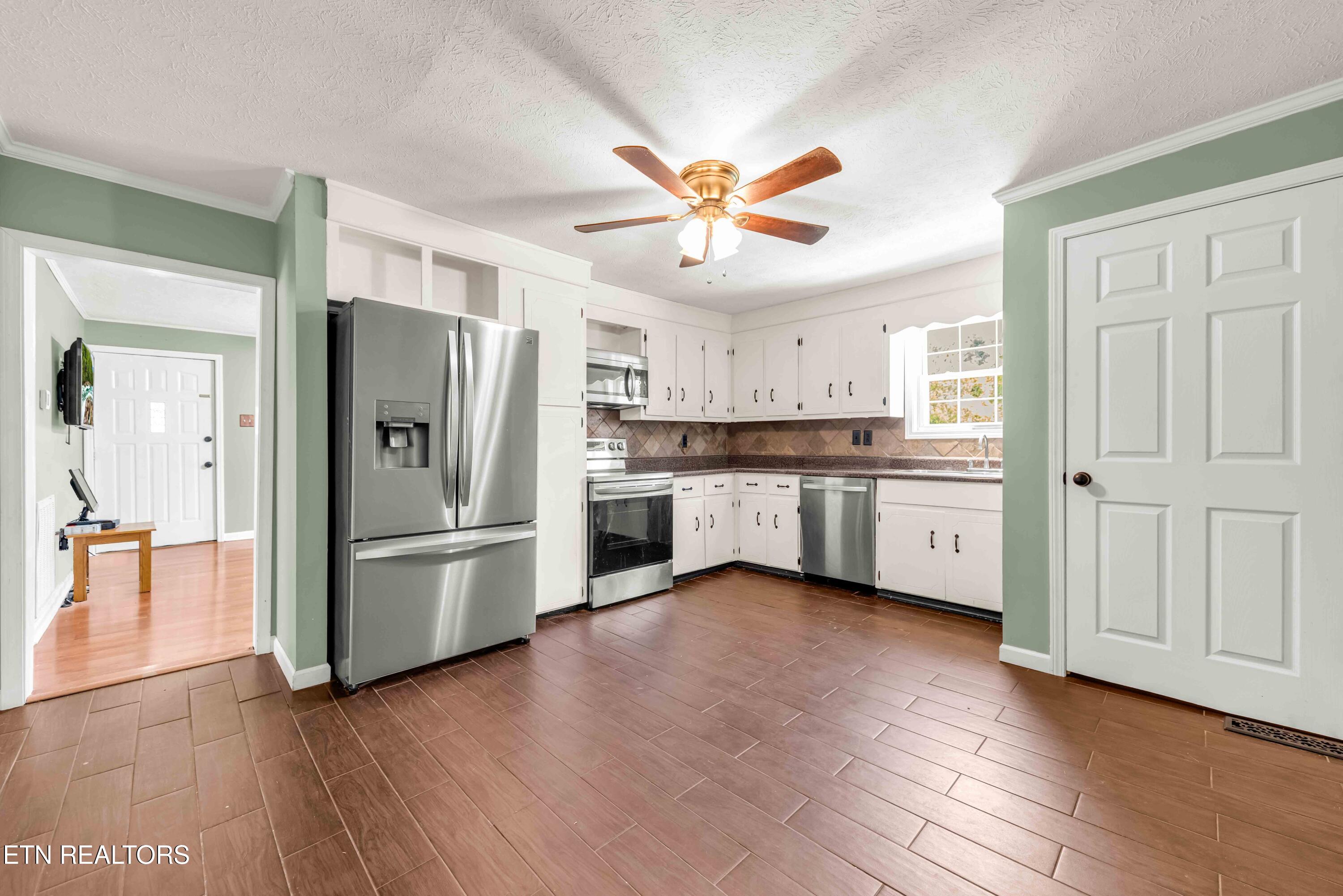 6102 Stormer Road Knoxville, TN 37918 - Photo 12 of 23 kitchen