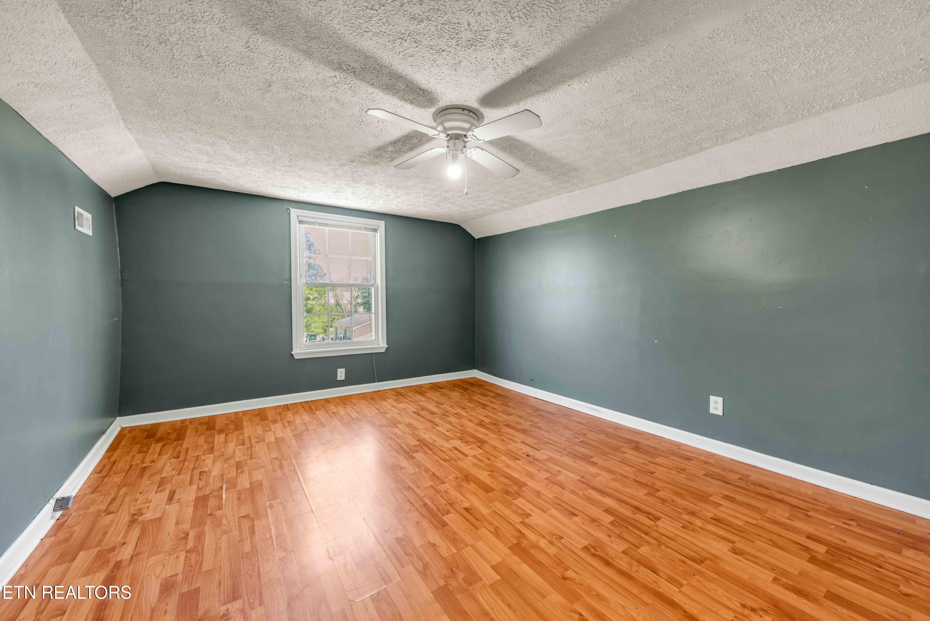 6102 Stormer Road Knoxville, TN 37918 - Photo 16 of 23 bed #2