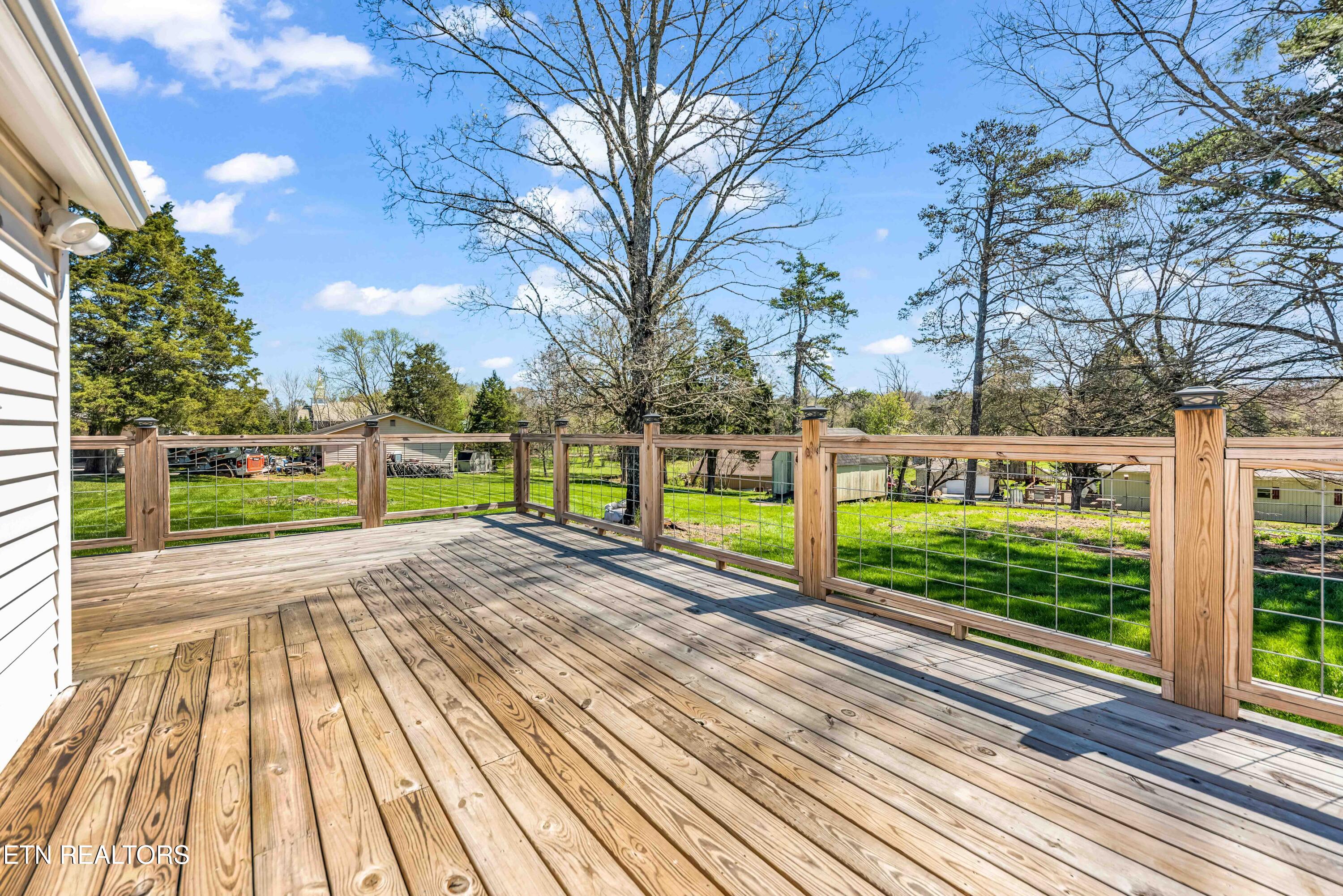 6102 Stormer Road Knoxville, TN 37918 - Photo 18 of 23 huge back deck