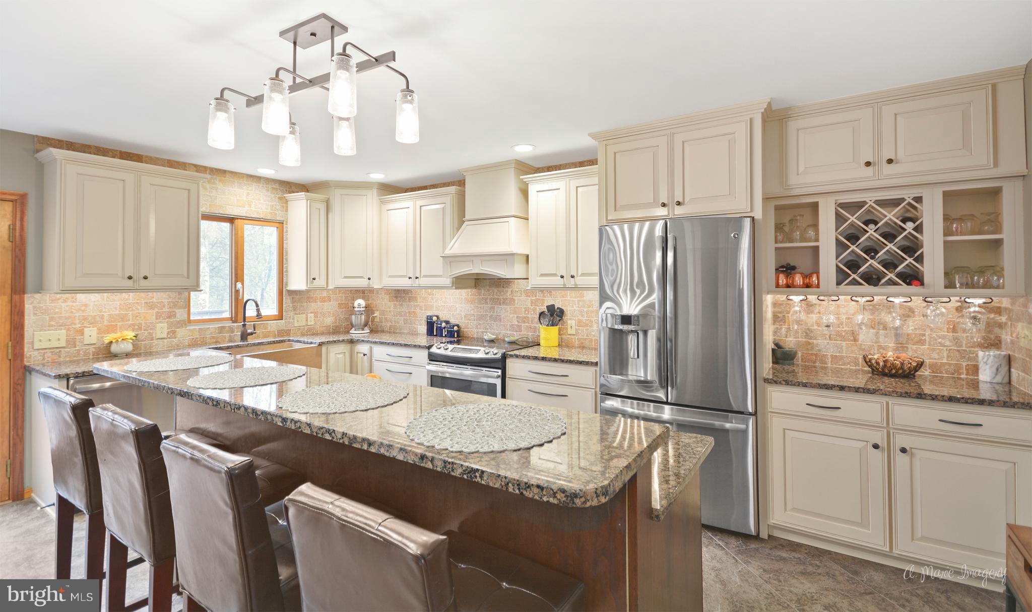 12267 Big Pool Road Clear Spring, MD 21722 - Photo 2 of 30 Beautiful New Cabinets