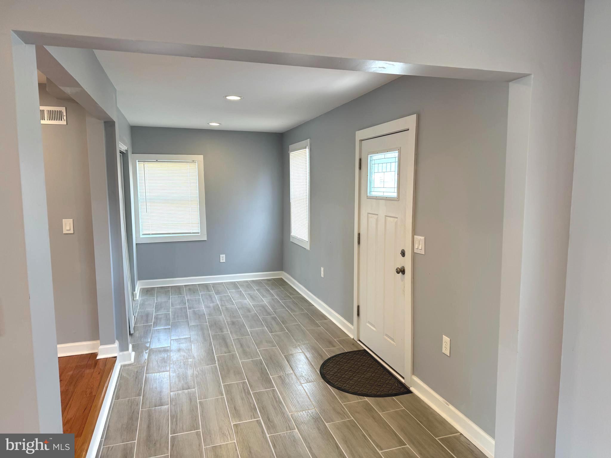9013 Allentown Road Fort Washington, MD 20744 - Photo 3 of 32 Foyer