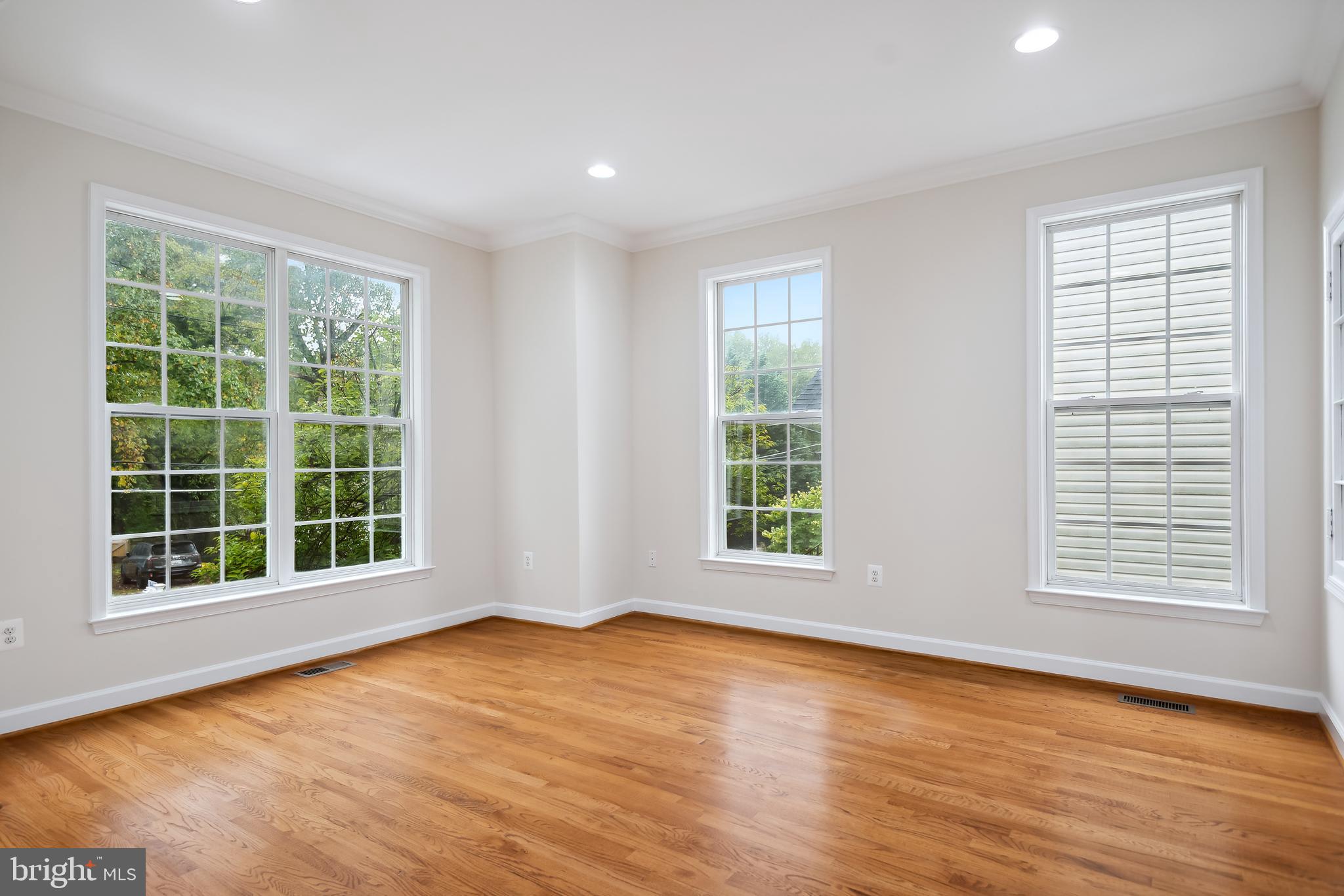 3303 Decatur Avenue Kensington, MD 20895 - Photo 11 of 94 Living Room
