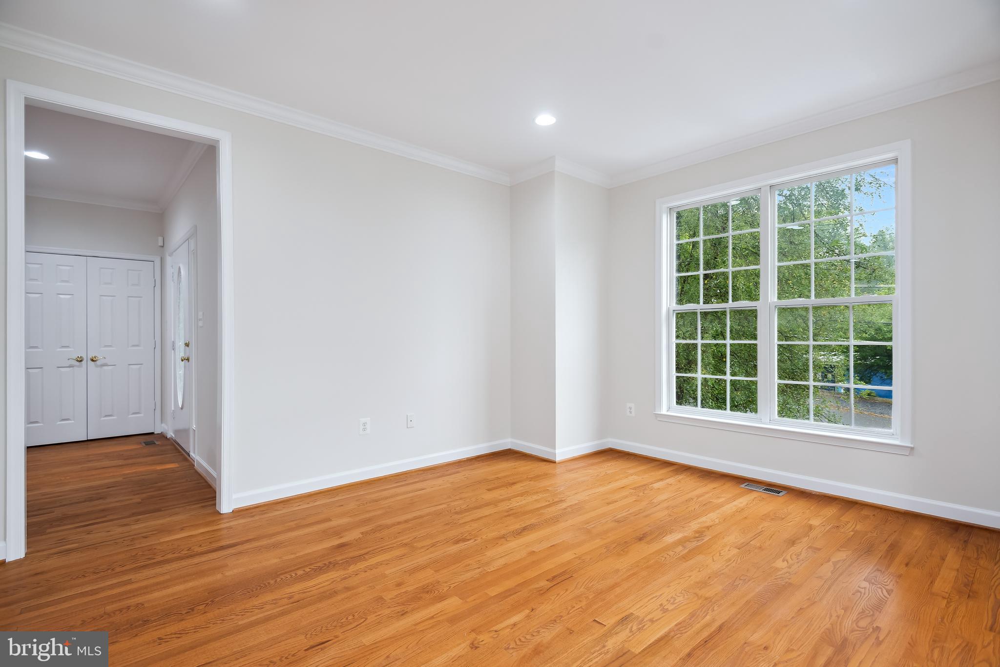 3303 Decatur Avenue Kensington, MD 20895 - Photo 13 of 94 Living Room