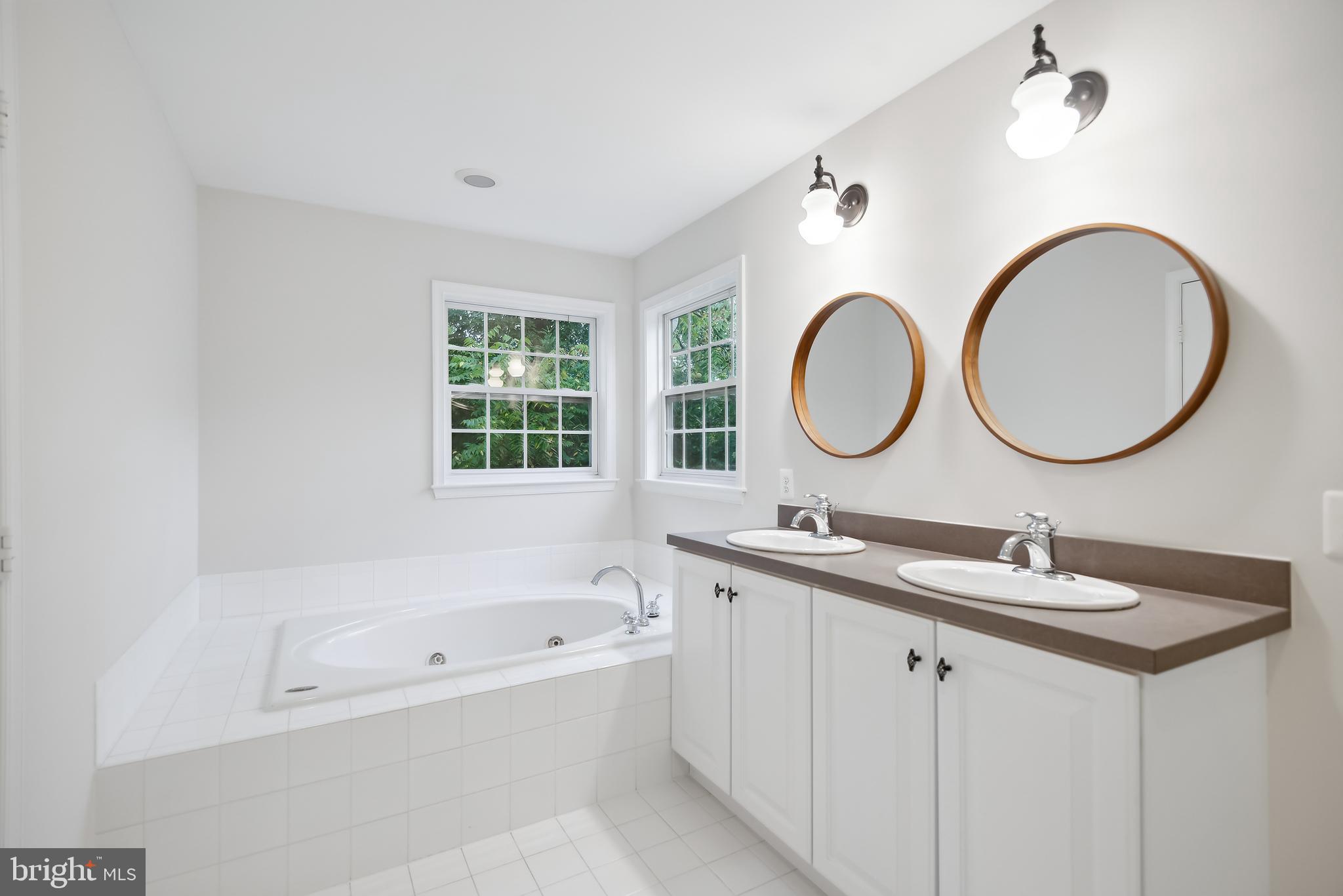 3303 Decatur Avenue Kensington, MD 20895 - Photo 48 of 94 Primary Bathroom with Soaking tub