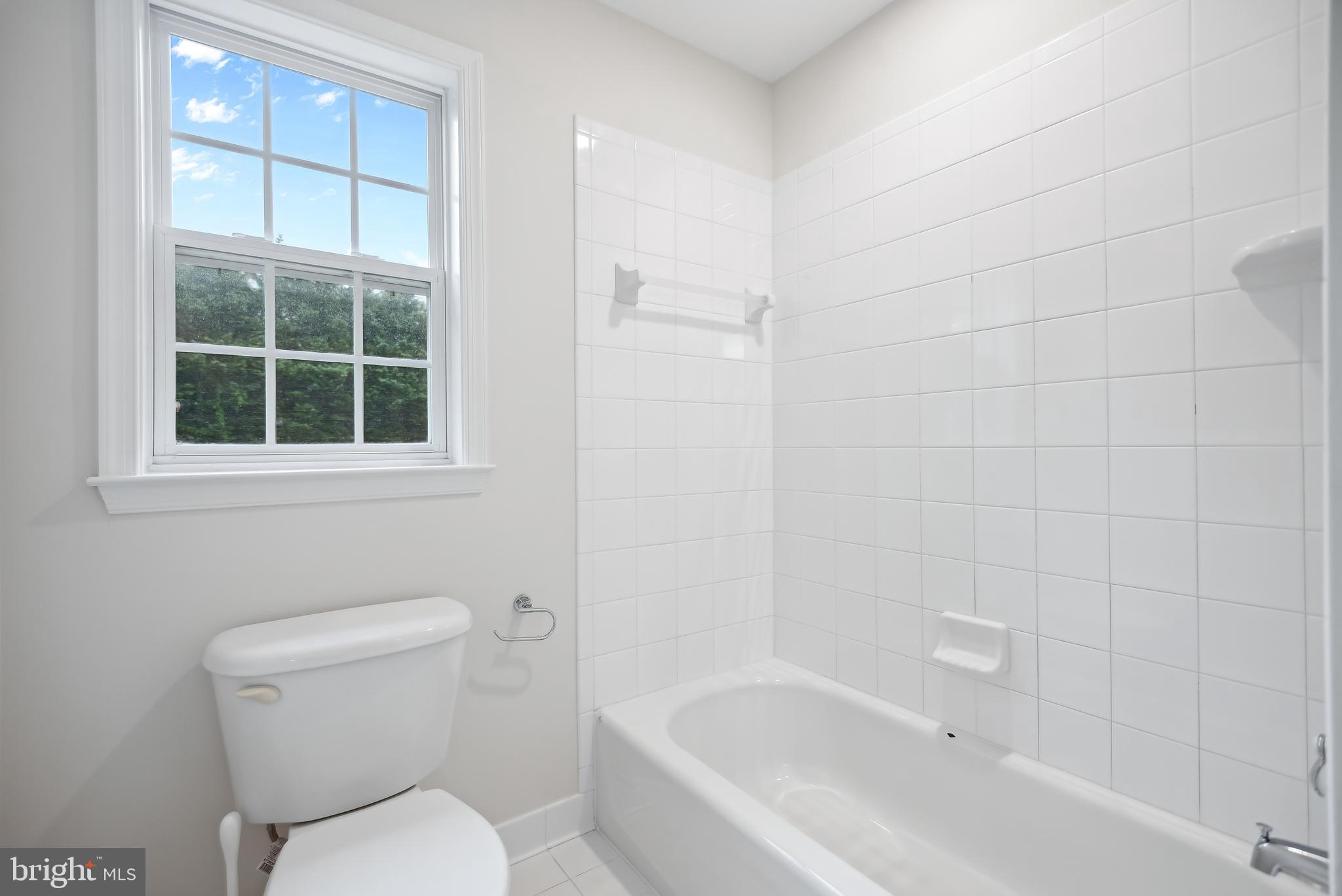3303 Decatur Avenue Kensington, MD 20895 - Photo 58 of 94 Hall Bath with Bathtub