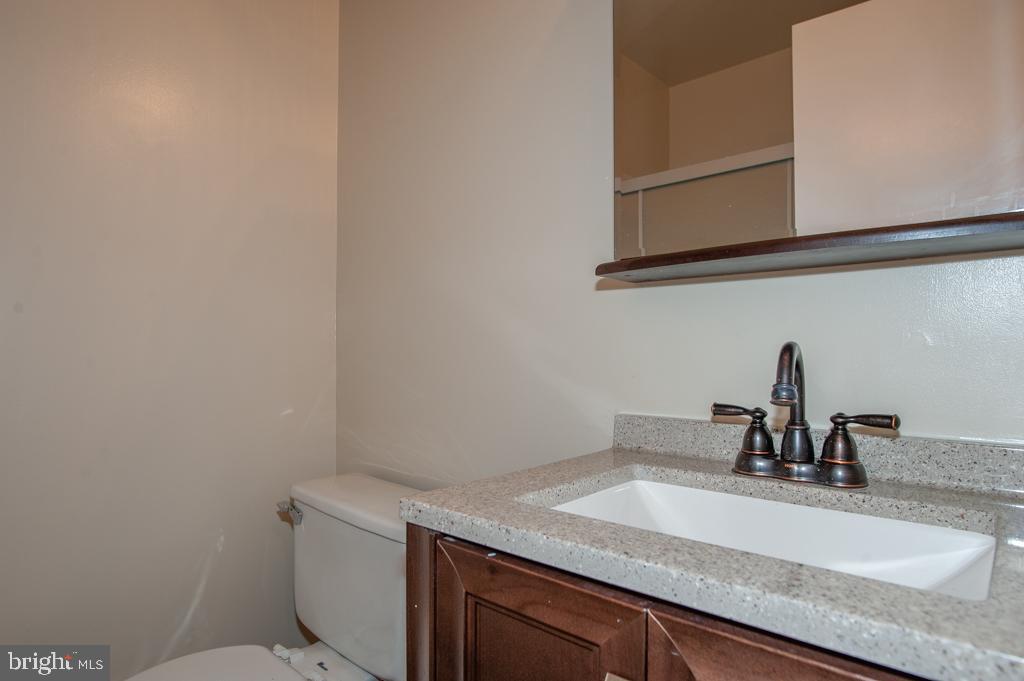 6812 Backlick Road Springfield, VA 22150 - Photo 19 of 22 Hall Bath