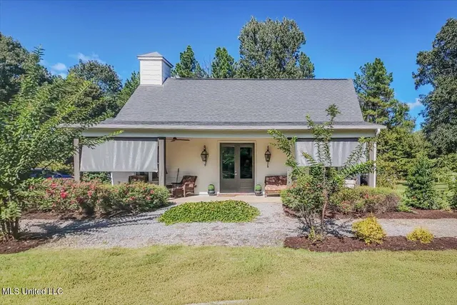 $949,900 | 729 Twelve Oaks, Canton, MS 39046