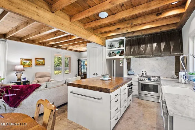 $949,900 | 729 Twelve Oaks, Canton, MS 39046