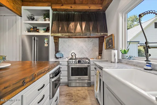 $949,900 | 729 Twelve Oaks, Canton, MS 39046