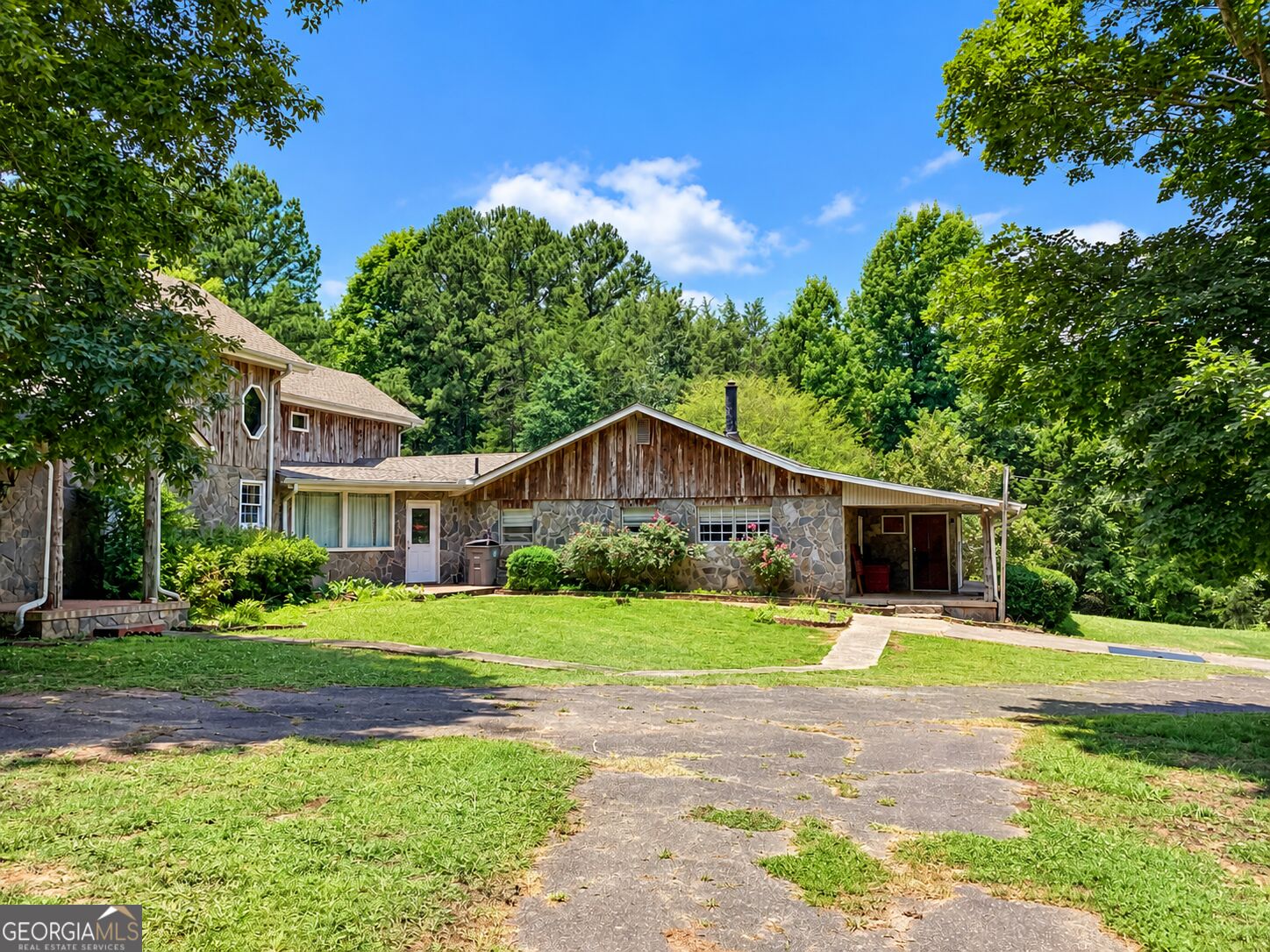 220 Ennis Road Barnesville, GA 30204 - Photo 2 of 50 Gallery Image 2