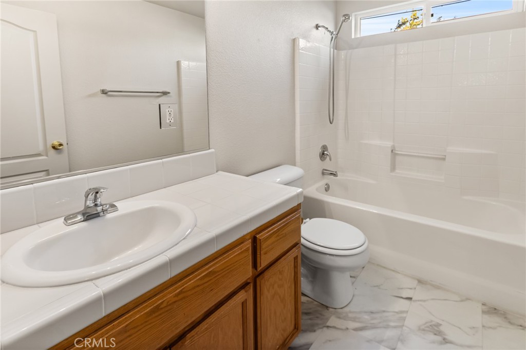 2052 Solis Street Merced, CA 95348 - Photo 11 of 18 Bathroom 1