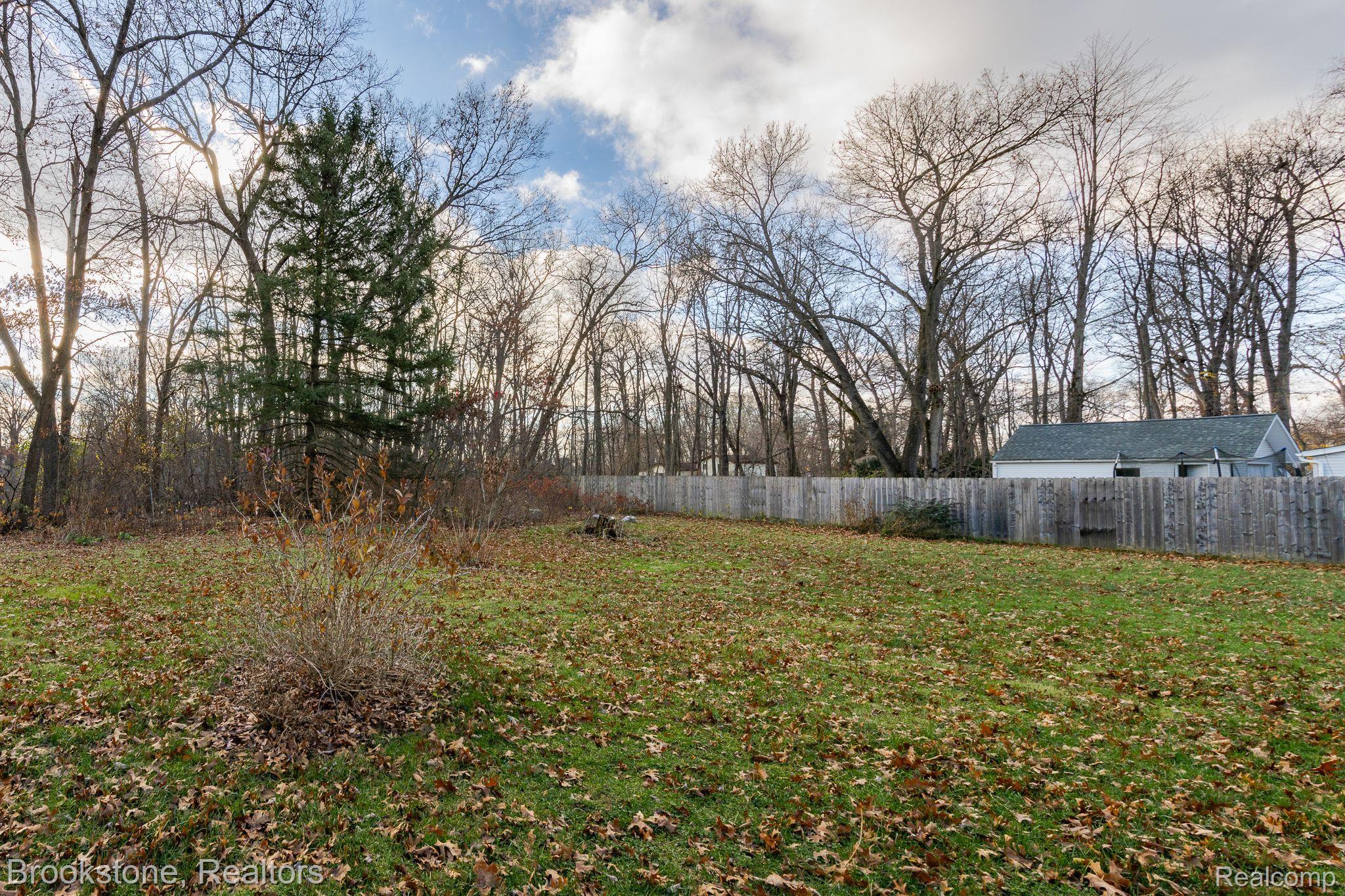 2780 Cherry Road Highland, MI 48356 - Photo 38 of 42 Gallery Image 38