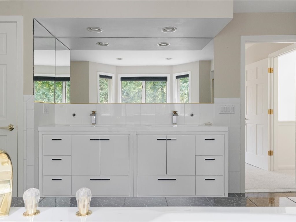321 Blue Ridge Road Warwick, RI 02886 - Photo 25 of 31