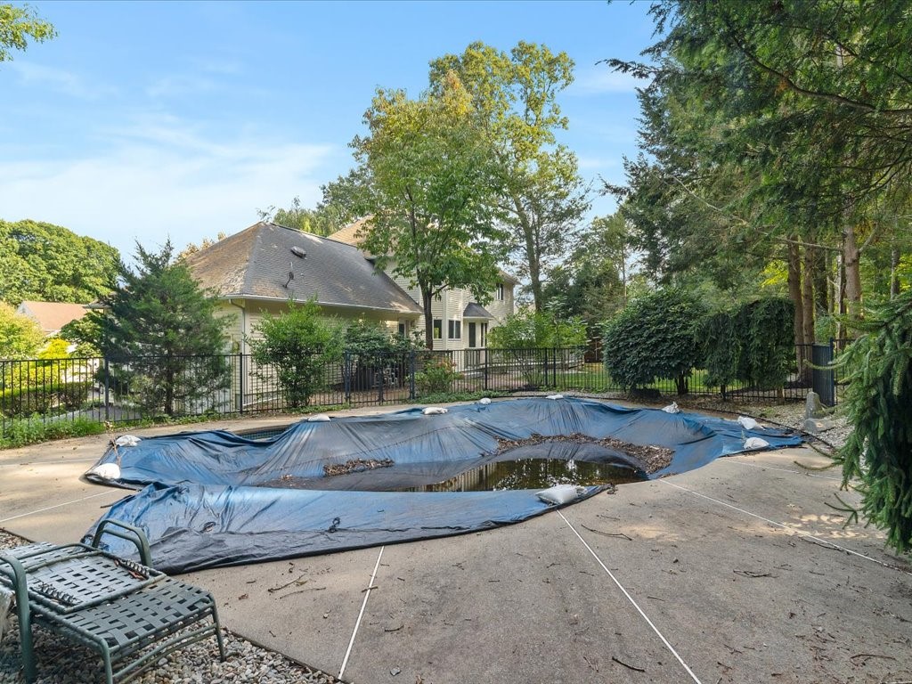 321 Blue Ridge Road Warwick, RI 02886 - Photo 6 of 31