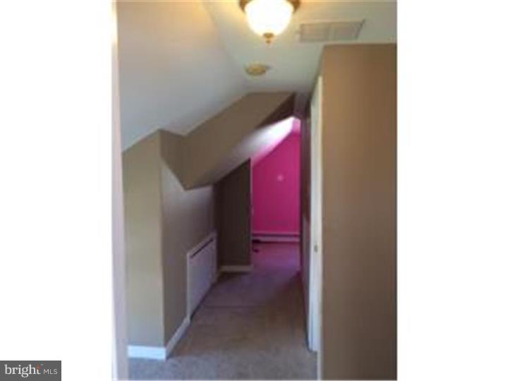 9311 Andover Road Philadelphia, PA 19114 - Photo 13 of 20 Hallway