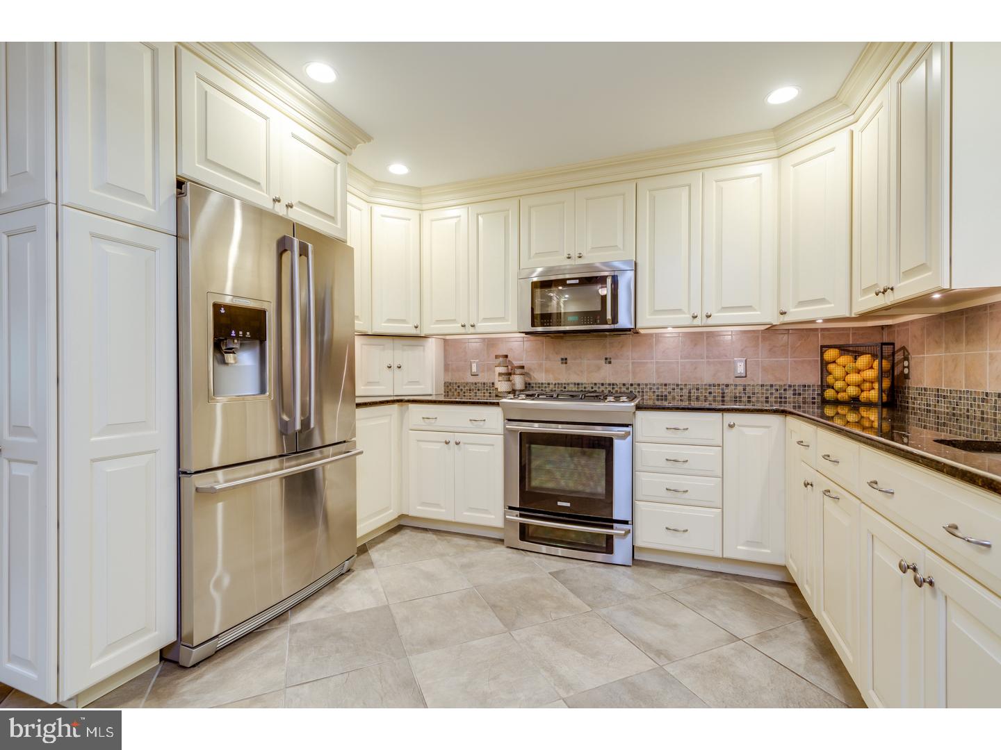 613 Covered Bridge Road Cherry Hill, NJ 08034 - Photo 8 of 25