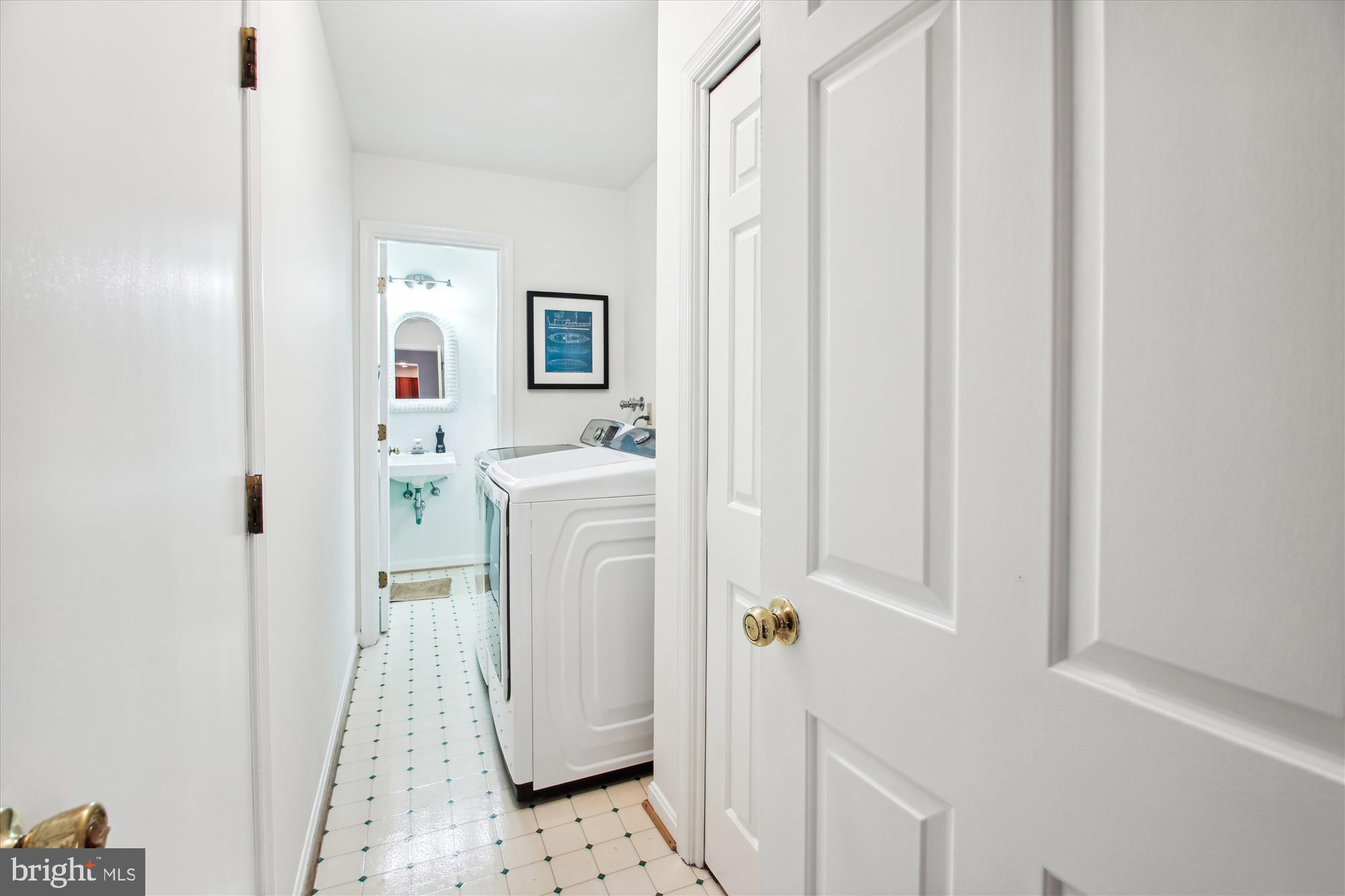 2705 Cassia Drive Edgewater, MD 21037 - Photo 22 of 57 Laundry