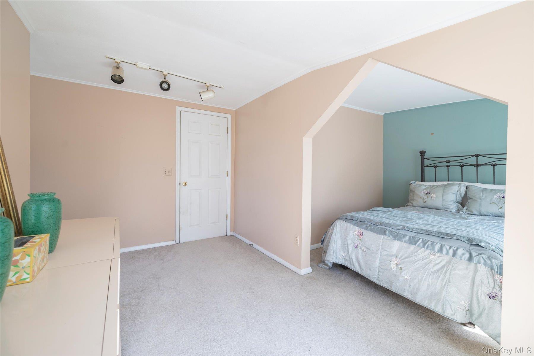 47 Elwood Road Northport, NY 11768 - Photo 15 of 28