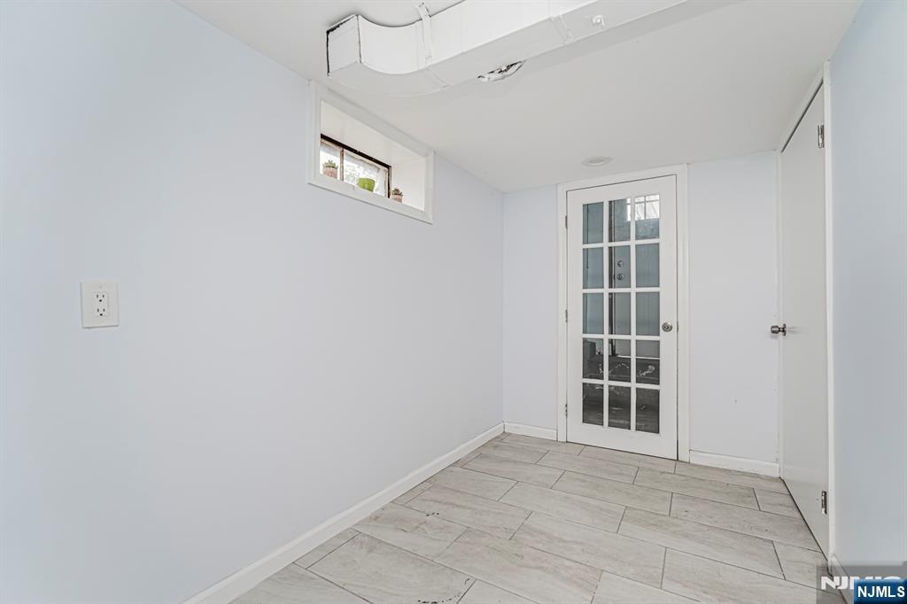 42 Long Valley Road Lodi, NJ 07644 - Photo 28 of 32