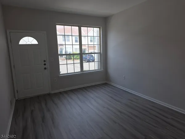 $3,500 | 12 Gallop Lane, Somerset, NJ 08873