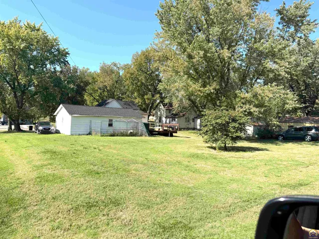 $75,000 | 614 Iowa Street, Alma, KS 66401