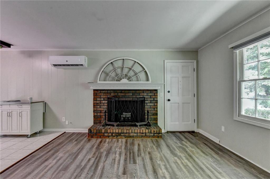 4690 Sewell Road Cumming, GA 30028 - Photo 5 of 38