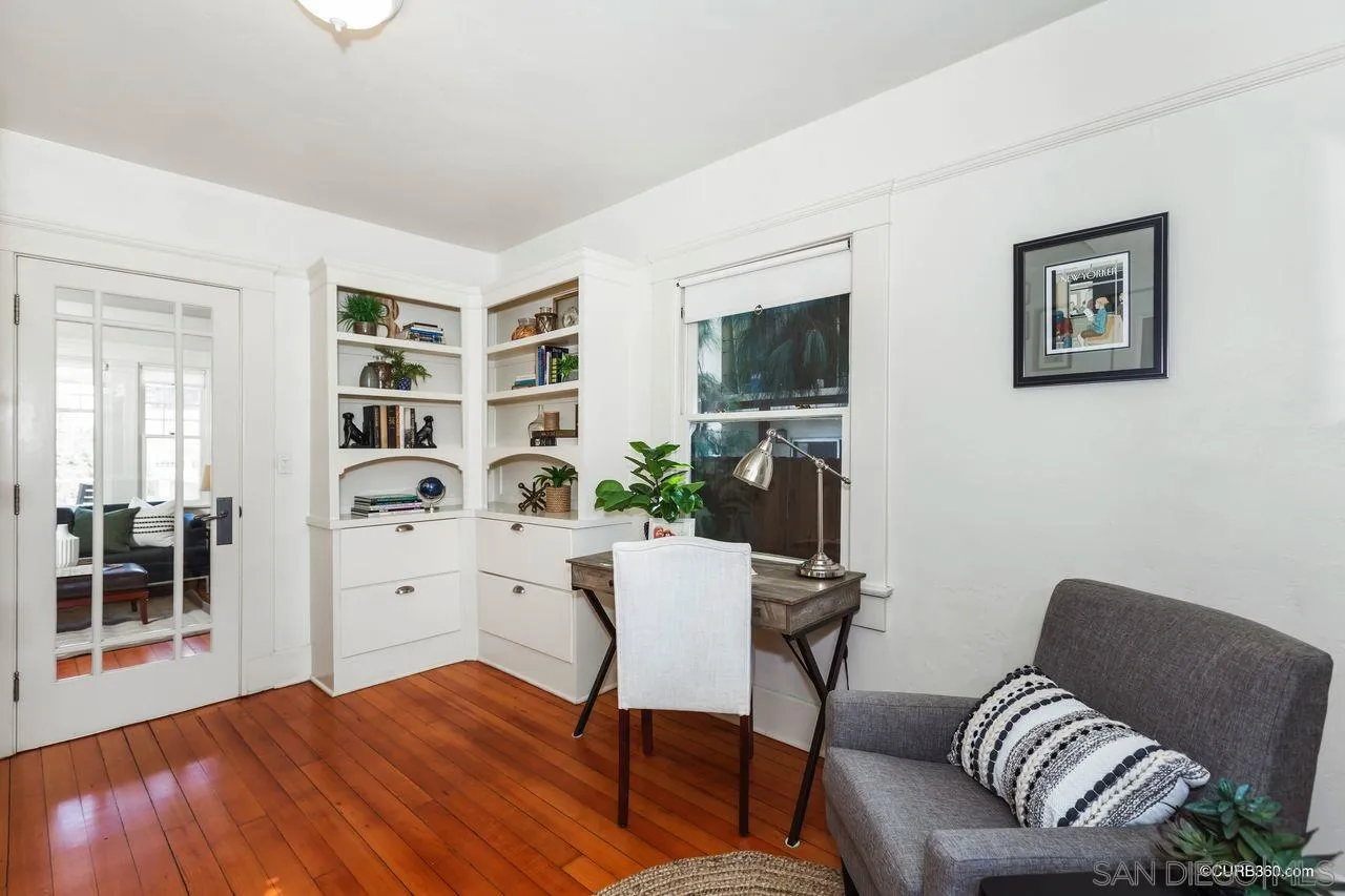 4112 Jackdaw Street San Diego, CA 92103 - Photo 13 of 34 a view of a livingroom with furniture and a potted plant