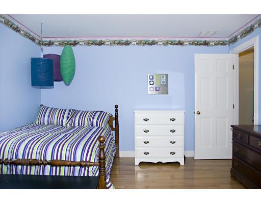 12 Stone Row Lane Georgetown, MA 01833 - Photo 16 of 23 Gallery Image 16