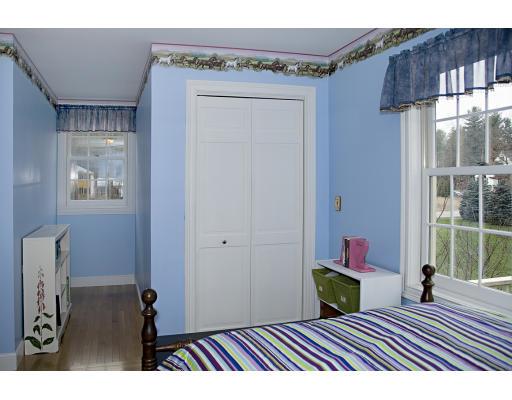 12 Stone Row Lane Georgetown, MA 01833 - Photo 17 of 23 Gallery Image 17