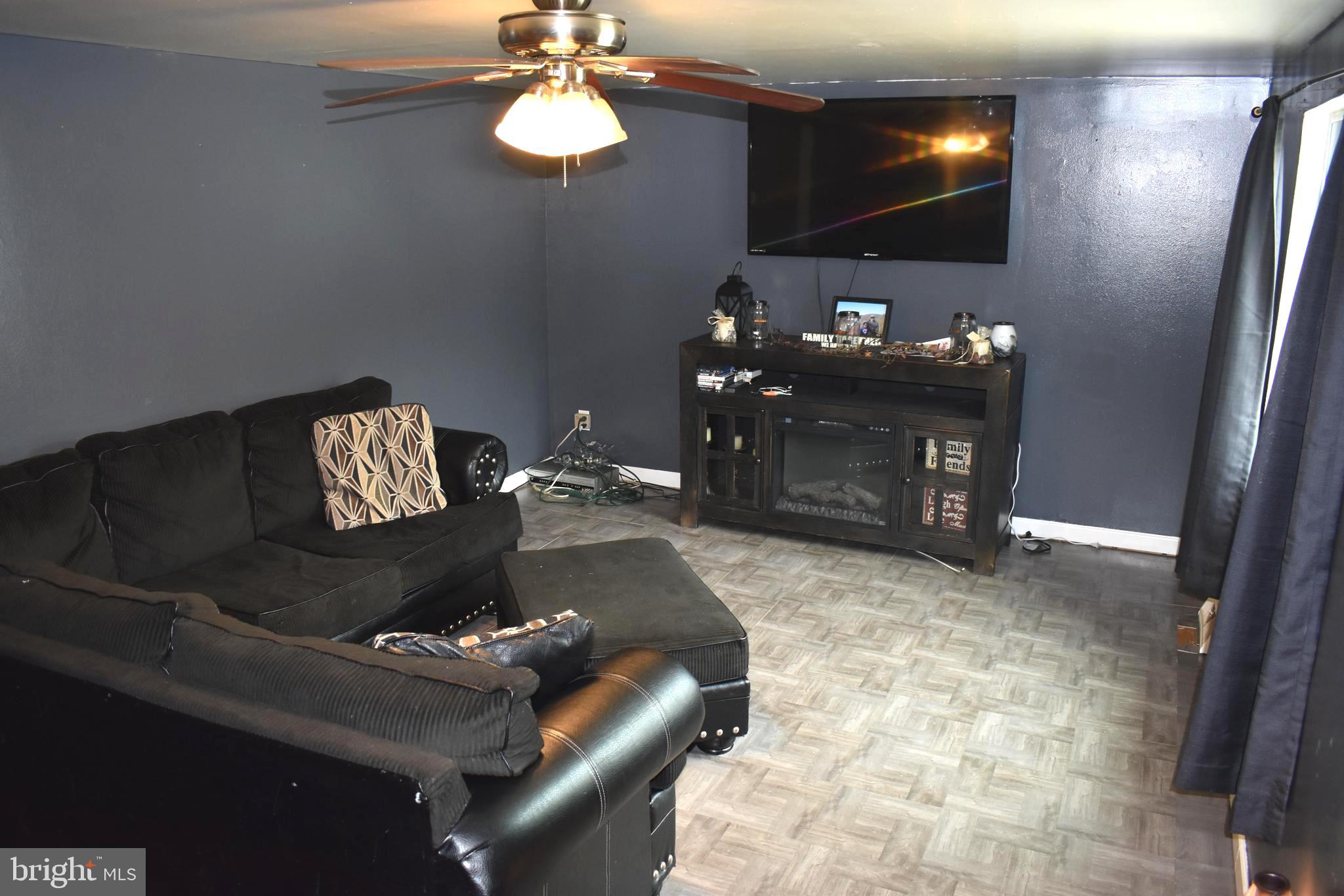 504 Burns Street Ranson, WV 25438 - Photo 4 of 36