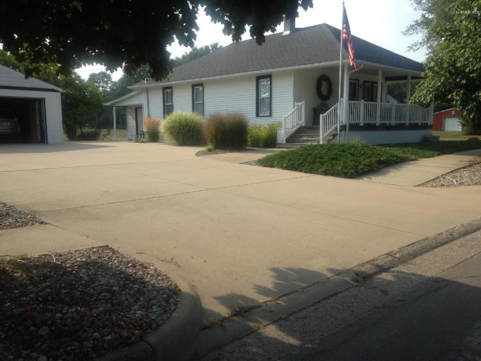 313 South Douglas Avenue Three Rivers, MI 49093 - Photo 26 of 33 15