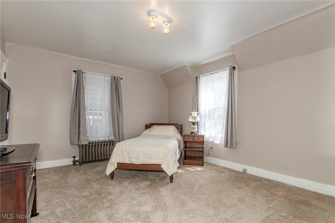 3336 Daleford Road Cleveland, OH 44120 - Photo 26 of 49 Spacious Secondary Bedrooms!