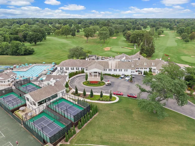 $799,000 | 43 North Ravenscraig Lane, Palatine, IL 60067