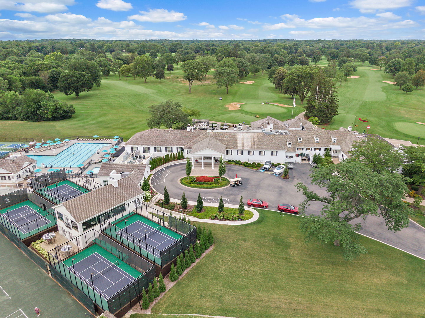43 North Ravenscraig Lane Inverness, IL 60067 - Photo 62 of 67 an aerial view of residential houses with outdoor space and lake view