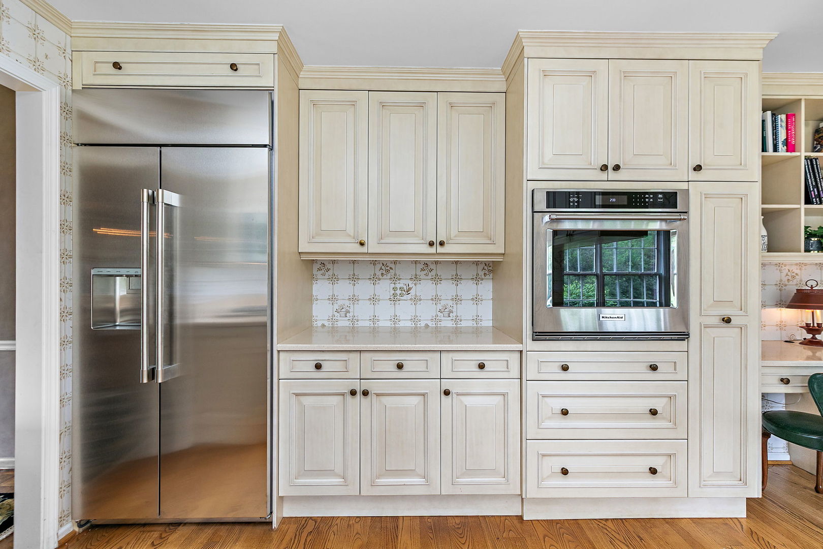 43 North Ravenscraig Lane Inverness, IL 60067 - Photo 8 of 67 a kitchen with white cabinets and refrigerator