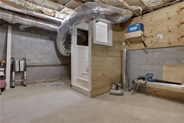 a view of a storage & utility room