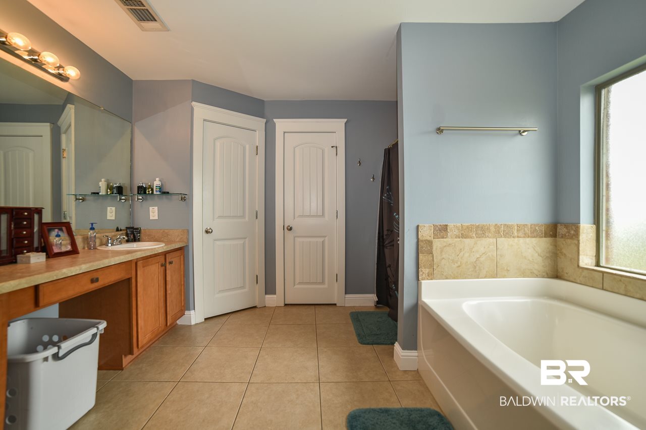 8792 Bainbridge Drive Daphne, AL 36526 - Photo 27 of 48