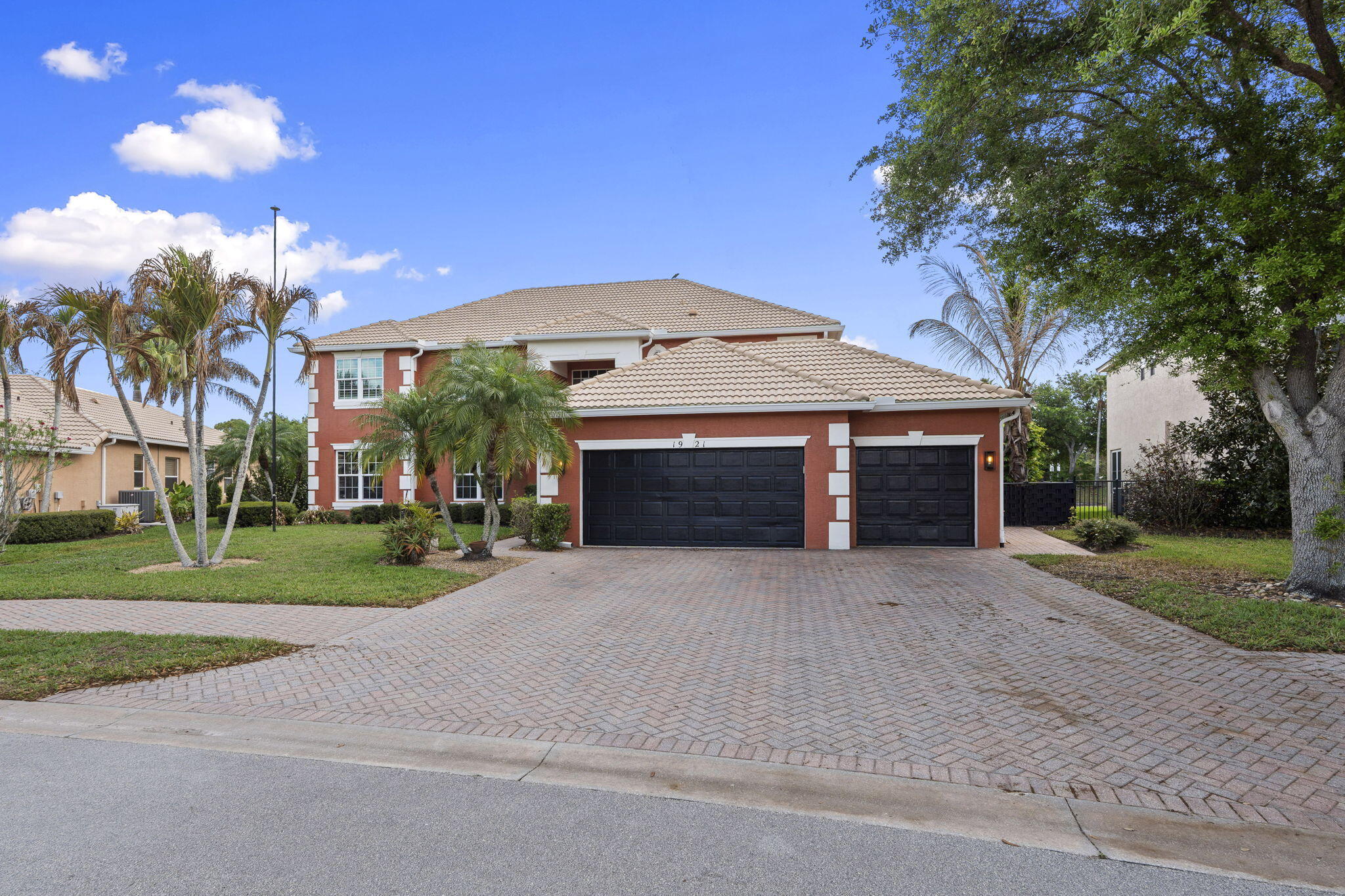 1921 Southwest Panther Trace Stuart, FL 34997 - Photo 4 of 90 38-web-or-mls-DSC08608