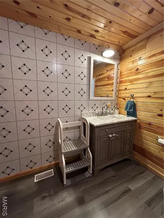 $364,900 | 4755 Bb Highway, Bismarck, MO 63624