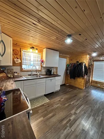 $364,900 | 4755 Bb Highway, Bismarck, MO 63624