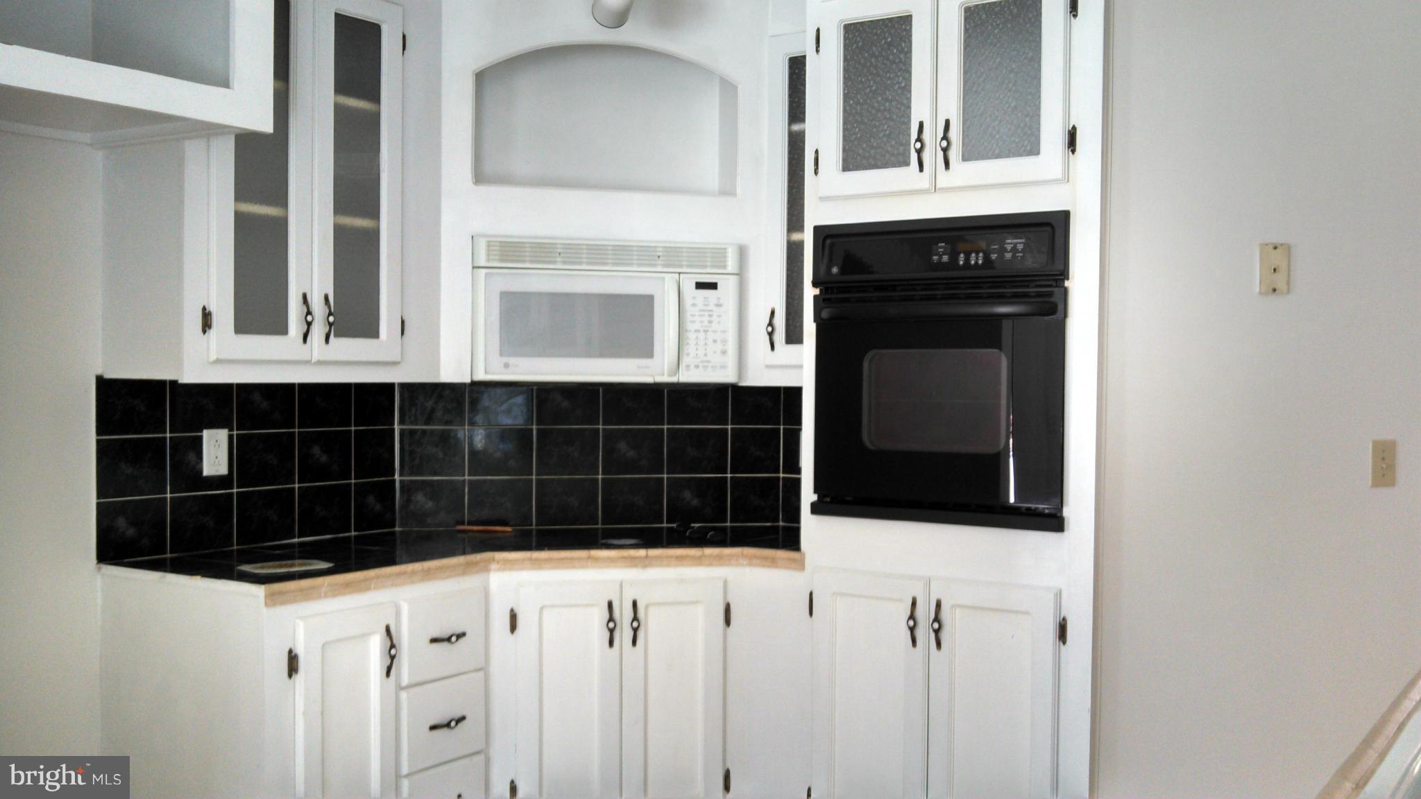 1995 Bachmans Valley Road Manchester, MD 21102 - Photo 2 of 20 Kitchen