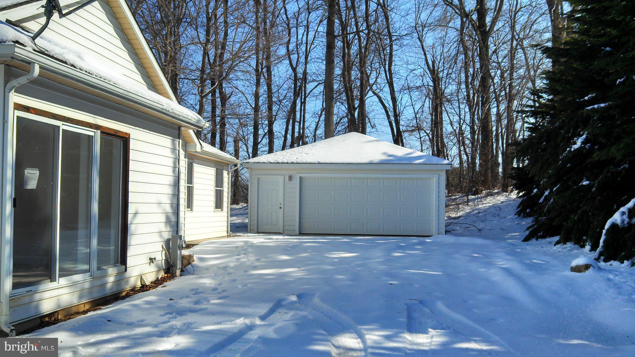 1995 Bachmans Valley Road Manchester, MD 21102 - Photo 19 of 20 Side view