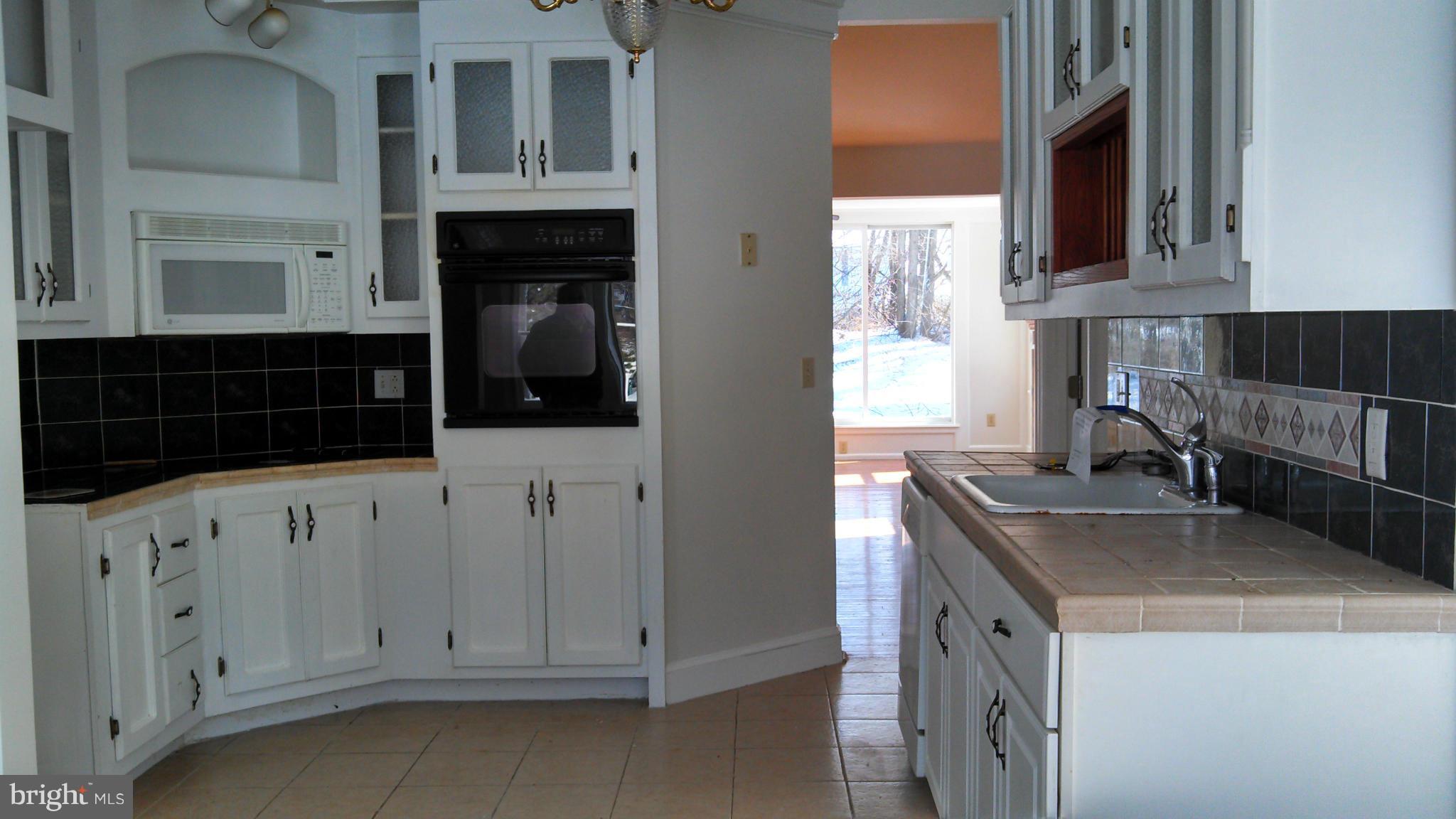 1995 Bachmans Valley Road Manchester, MD 21102 - Photo 3 of 20 Kitchen
