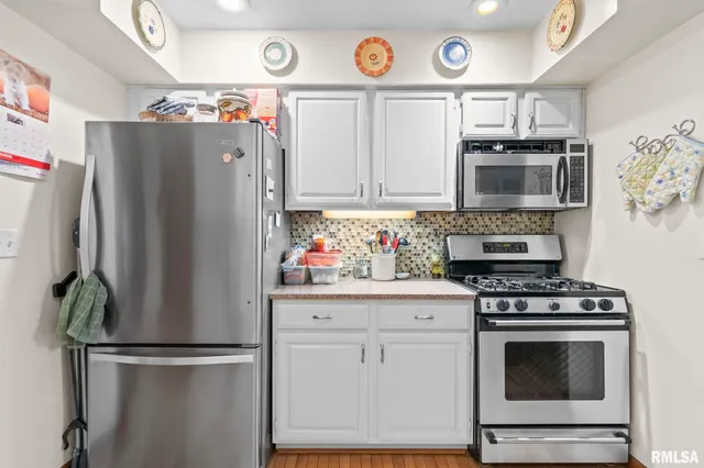 $234,900 | 197 Joan Drive, Divernon, IL 62530