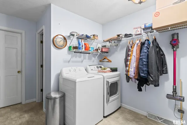 $234,900 | 197 Joan Drive, Divernon, IL 62530