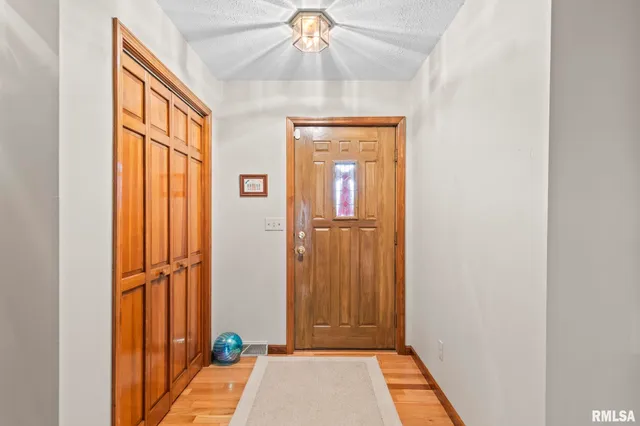 $234,900 | 197 Joan Drive, Divernon, IL 62530