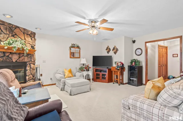 $234,900 | 197 Joan Drive, Divernon, IL 62530