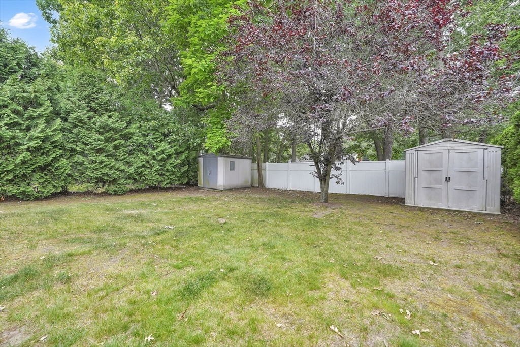 188 Wollaston Street Springfield, MA 01119 - Photo 33 of 39