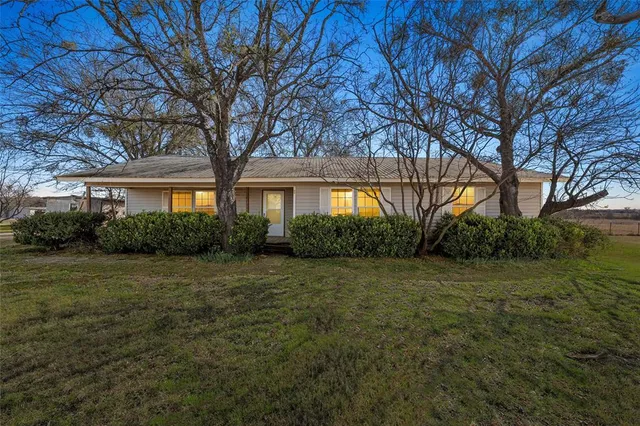 $399,999 | 16067 McLennan Road, Troy, TX 76579